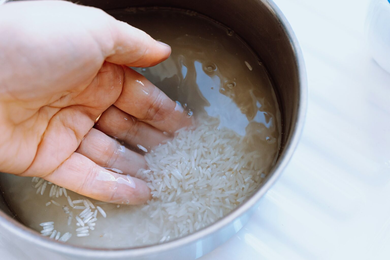 Cooking rice in a pot