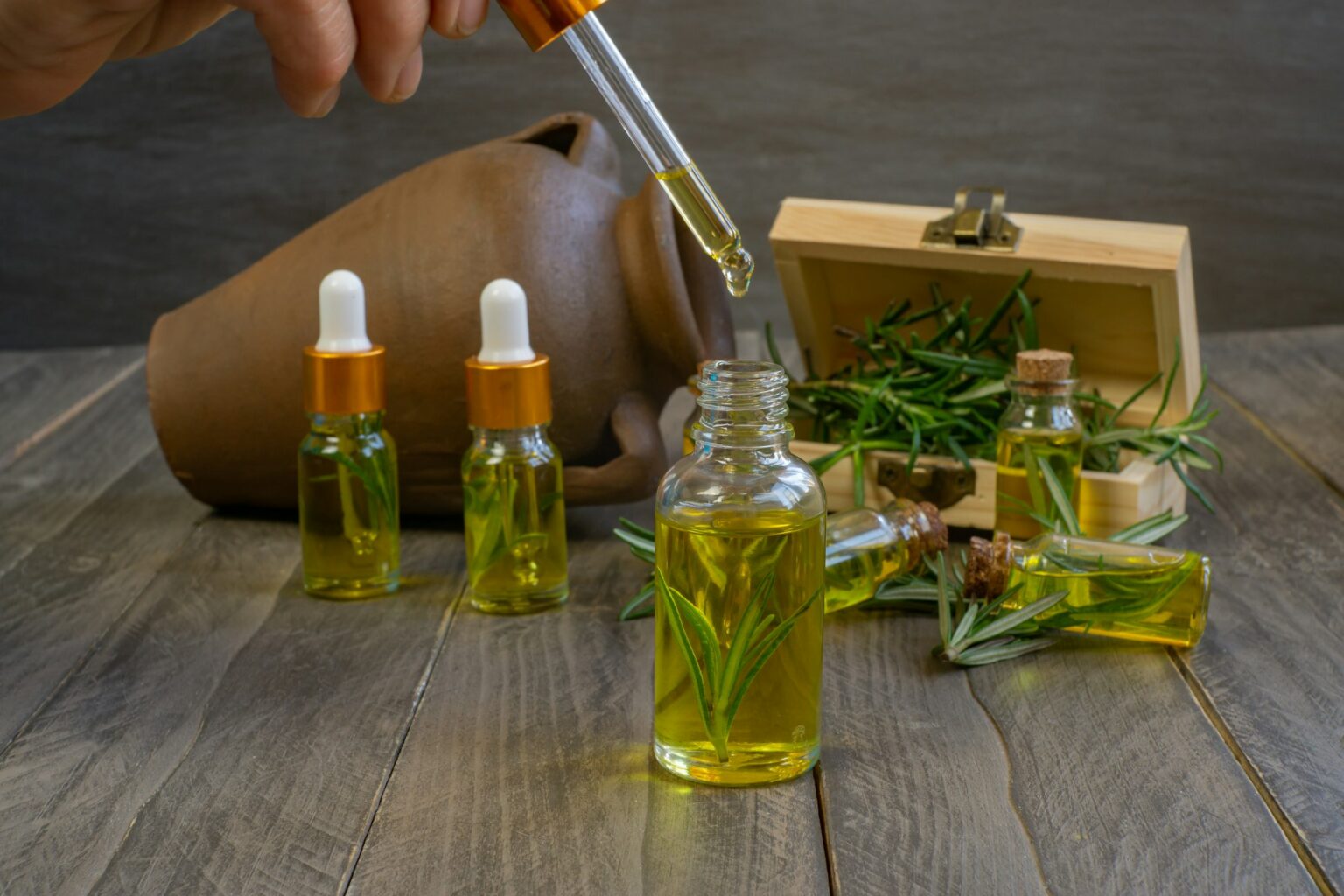 rosemary essential oils for skin treatment