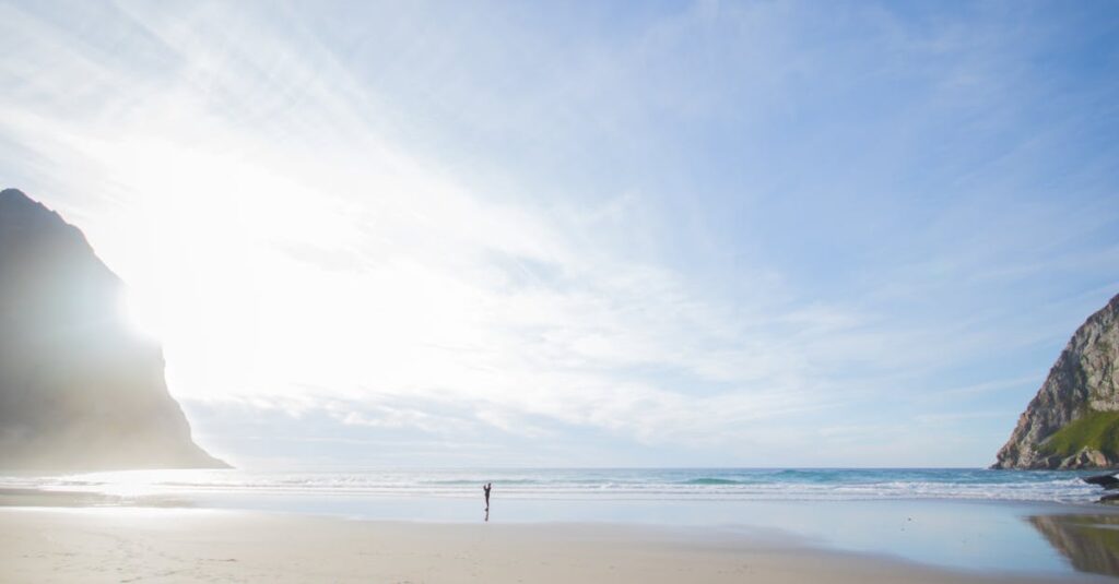 Éveillez vos sens : le bord de mer qui vous attend près de Paris découvrez la beauté apaisante des paysages maritimes avec notre guide complet sur la vie en bord de mer. explorez les plages ensoleillées, les activités nautiques et les charmantes villes côtières qui font des vacances à la mer une expérience inoubliable.