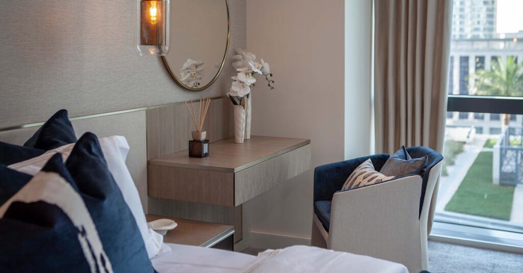 découvrez nos services professionnels de nettoyage de terrasse pour redonner éclat et propreté à vos espaces extérieurs. que ce soit en bois, pierre ou composite, nous utilisons des produits respectueux de l’environnement pour un résultat impeccable.