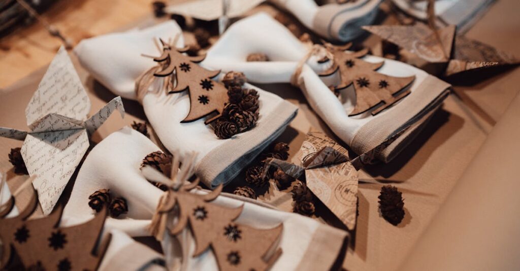 Transformez votre table de Noël avec des pliages de serviettes originaux découvrez l'art des pliages de serviettes avec nos astuces et tutoriels. transformez vos repas en moments mémorables grâce à des pliages élégants et créatifs qui impressionneront vos invités.