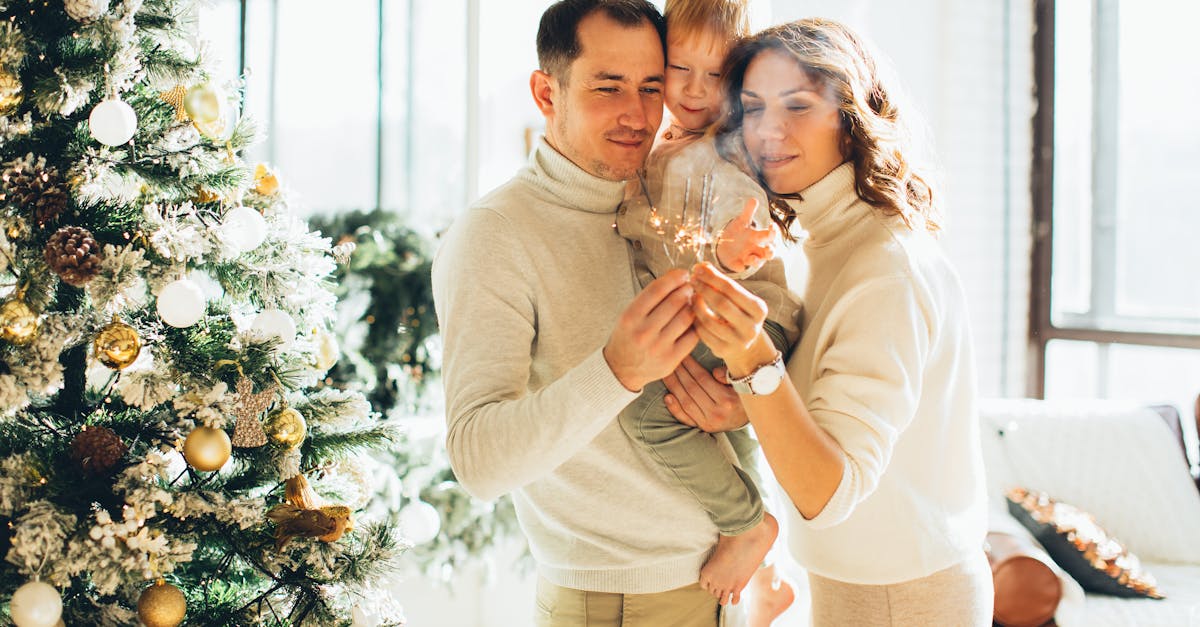 découvrez notre sélection de décorations de noël abordables qui apportent magie et charme à vos fêtes sans faire exploser votre budget. transformez votre intérieur en un véritable paradis hivernal avec des accessoires élégants et festifs pour un noël inoubliable.
