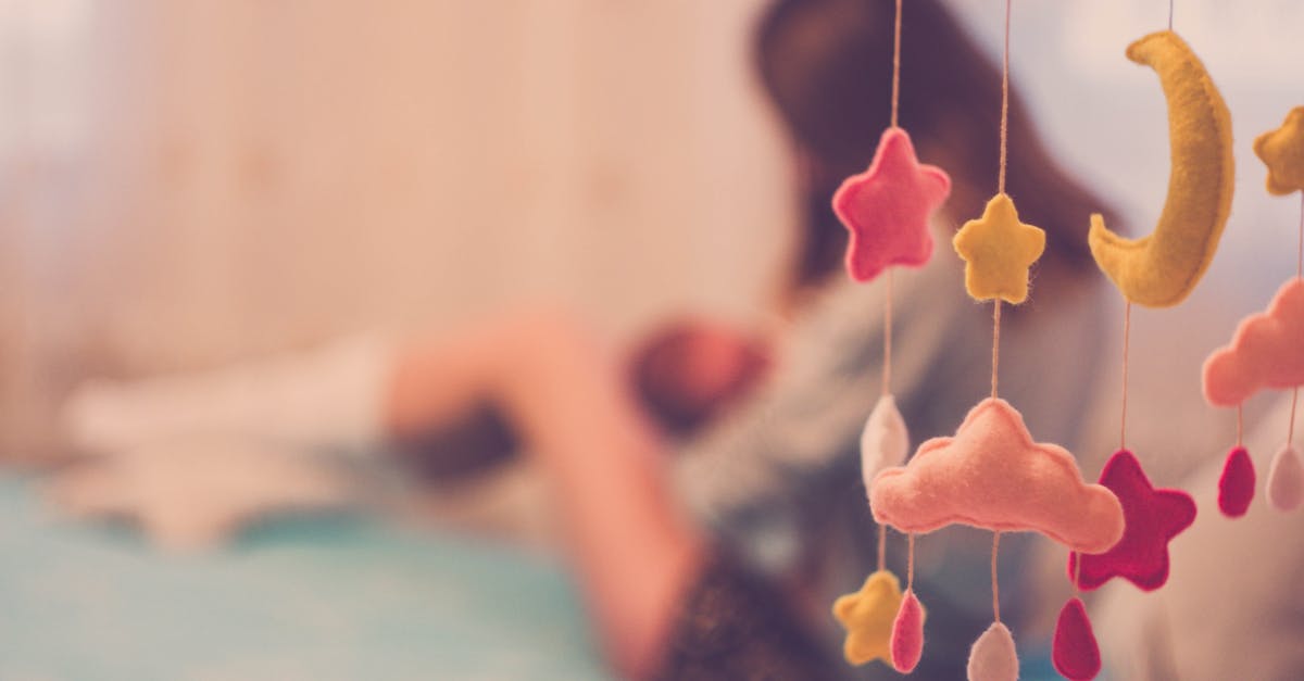 découvrez comment choisir les couleurs idéales pour votre chambre à coucher. explorez des conseils pratiques et des idées inspirantes pour créer une ambiance apaisante et personnalisée, adaptée à votre style et vos préférences.