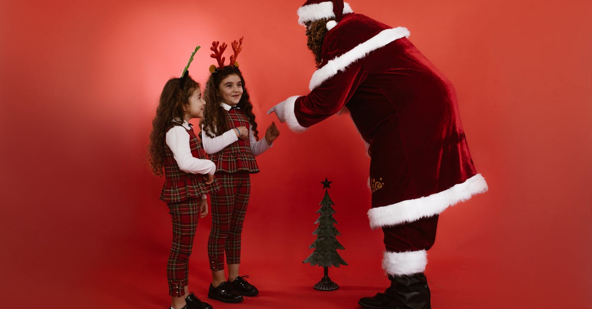 découvrez la magie de l'esprit de noël ! plongez dans une ambiance festive, remplie de traditions chaleureuses, de décorations éblouissantes et de moments inoubliables en famille. préparez-vous à célébrer la joie et la générosité qui font de cette saison un moment exceptionnel.