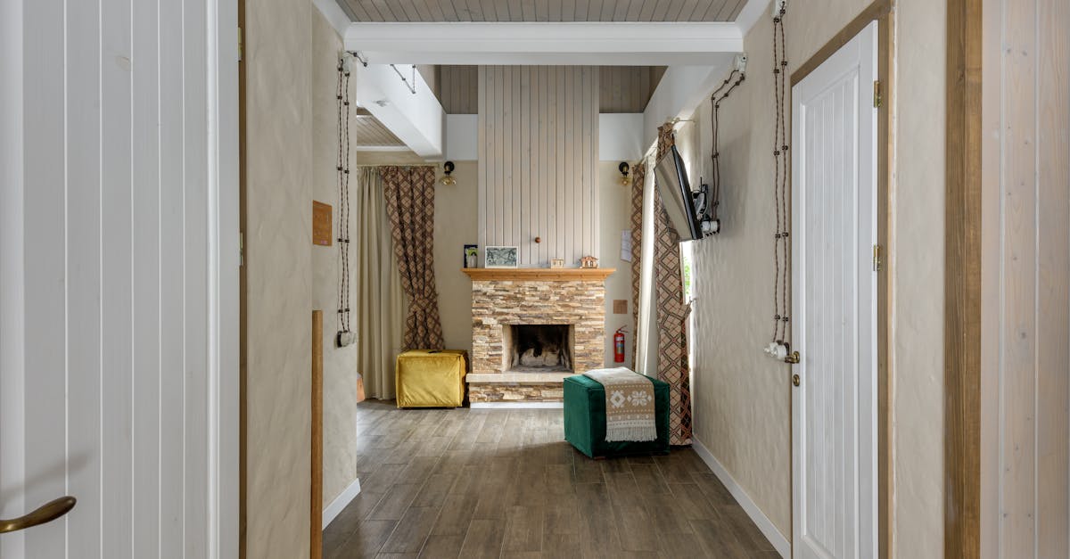 découvrez notre chalet douillet, un refuge parfait pour vos escapades en pleine nature. profitez de moments de détente autour de la cheminée, d'une vue imprenable sur les montagnes et de l'air pur. que ce soit pour une retraite romantique ou des vacances en famille, notre cozy chalet vous promet un séjour inoubliable.