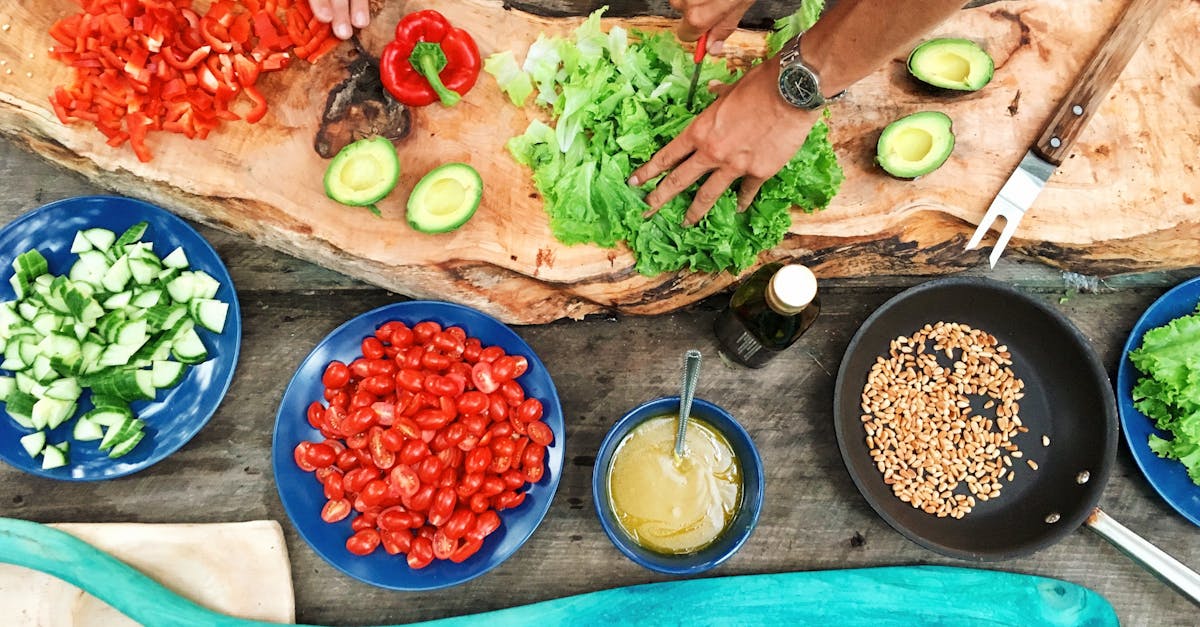 découvrez tout sur les concombres : des conseils de culture, des recettes savoureuses et les bienfaits pour la santé de ce légume rafraîchissant. apprenez à intégrer les concombres dans votre alimentation pour profiter de leur goût croquant et de leurs nutriments.