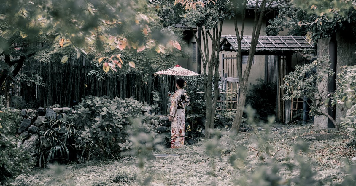 découvrez l'harmonie et la sérénité d'un jardin japonais, un espace paisible où la nature, l'eau et l'architecture se rencontrent pour créer une ambiance zen inégalée. explorez les éléments essentiels tels que les pierres, les lanternes et les plantes soigneusement choisies pour susciter la méditation et la contemplation.