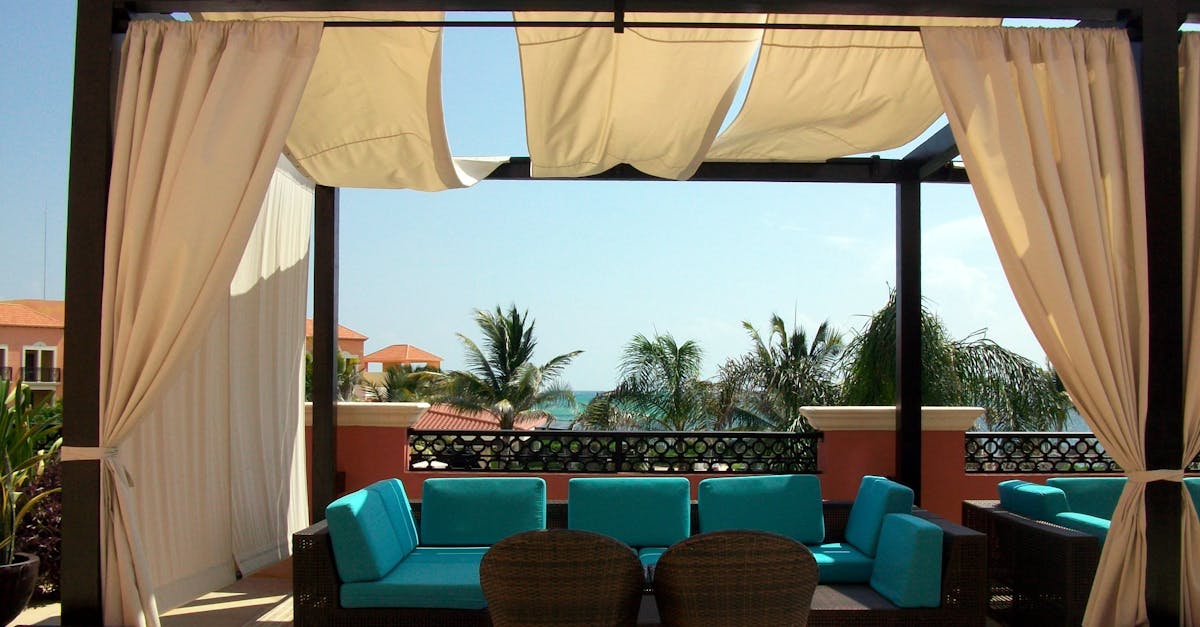 découvrez notre collection de meubles d'extérieur alliant confort et style. transformez votre jardin ou votre terrasse en un espace accueillant avec des chaises, tables et canapés conçus pour résister aux intempéries. idéals pour profiter de vos moments en plein air.