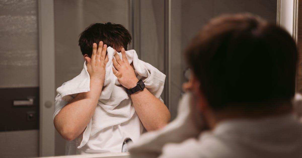 découvrez nos conseils et astuces pour un nettoyage efficace des toilettes. apprenez à éliminer les taches, les odeurs et à maintenir vos sanitaires en parfait état.