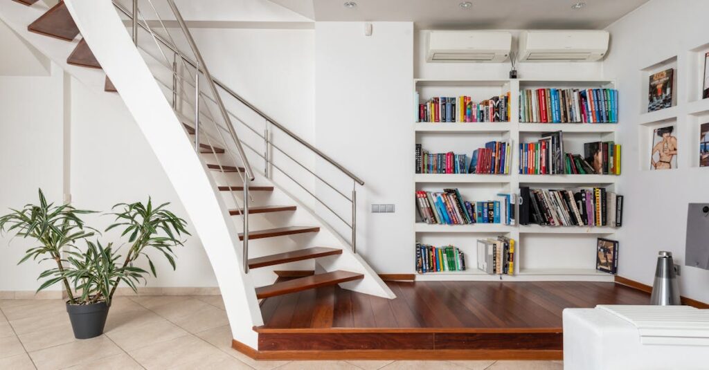 découvrez des astuces et des idées pour aménager un petit salon fonctionnel et esthétique. optimisez votre espace avec des meubles polyvalents, des couleurs apaisantes et des rangements malins pour créer un véritable cocon convivial.