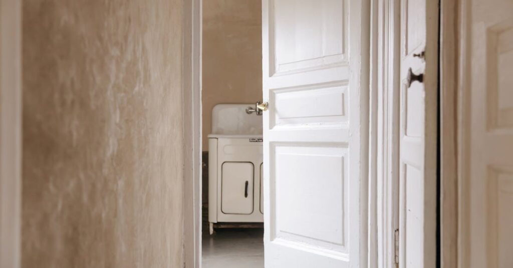 découvrez notre gamme de peinture blanche de haute qualité, idéale pour rafraîchir vos espaces intérieurs et extérieurs. durable et facile à appliquer, notre peinture blanche offre un fini élégant et lumineux qui valorise votre décoration. transformez votre maison avec une touche de sophistication grâce à notre peinture blanche.