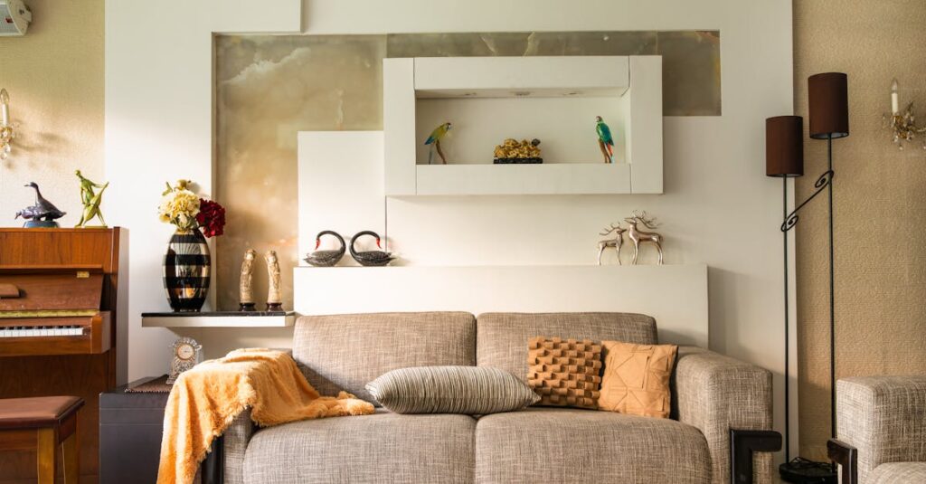 découvrez l'art de l'upholstery avec nos services de restauration et de création de meubles rembourrés. apportez une touche unique et élégante à votre intérieur grâce à notre expertise en revêtement et en design. transformez vos espaces avec des tissus de qualité et un savoir-faire inégalé.