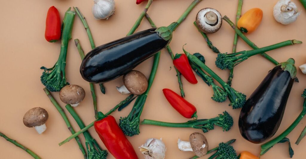 découvrez tout sur les aubergines : recettes savoureuses, bienfaits nutritionnels et conseils de culture pour ce légume emblématique de la cuisine méditerranéenne. apprenez à les cuisiner et à les intégrer dans vos plats préférés.