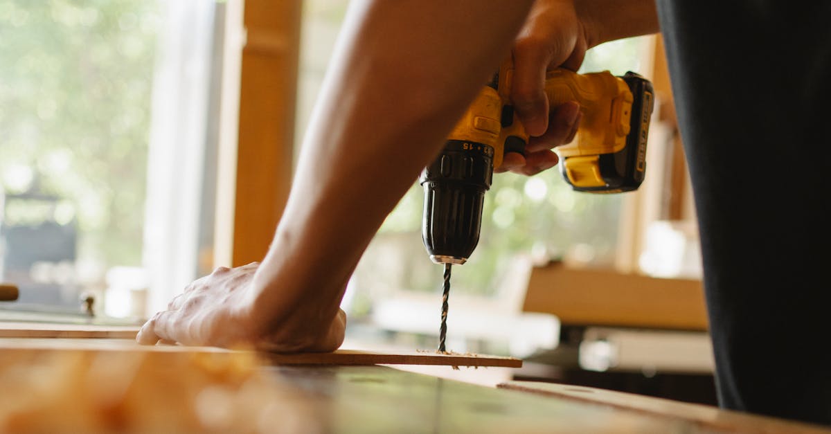 transformez votre espace avec notre service de rénovation de revêtements de sol. que ce soit pour un parquet élégant, un carrelage moderne ou une moquette douillette, nous vous offrons des solutions personnalisées qui allient esthétique et durabilité. redonnez vie à votre intérieur grâce à notre expertise en rénovation de sols.