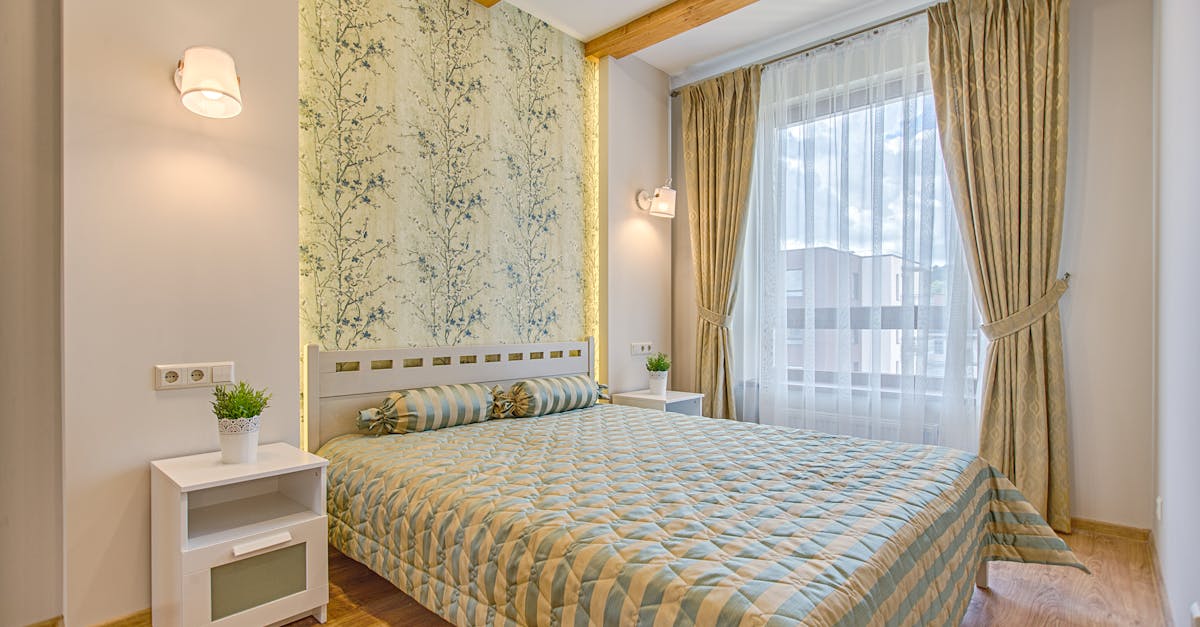 découvrez notre sélection de têtes de lit élégantes et confortables pour transformer votre chambre en un espace accueillant. des designs modernes aux classiques intemporels, trouvez la tête de lit parfaite qui s'harmonise avec votre décor. profitez de matériaux de qualité et de finitions soignées pour une touche de style et de sérénité.