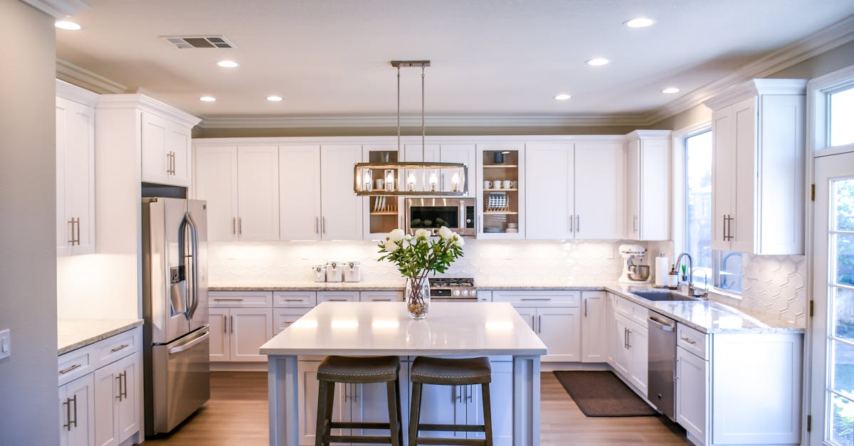 découvrez les meilleures idées de cuisines avec un îlot central, alliant fonctionnalité et esthétique. transformez votre espace culinaire en un lieu convivial et pratique grâce à nos conseils et inspirations sur le choix et l'aménagement de votre îlot de cuisine.