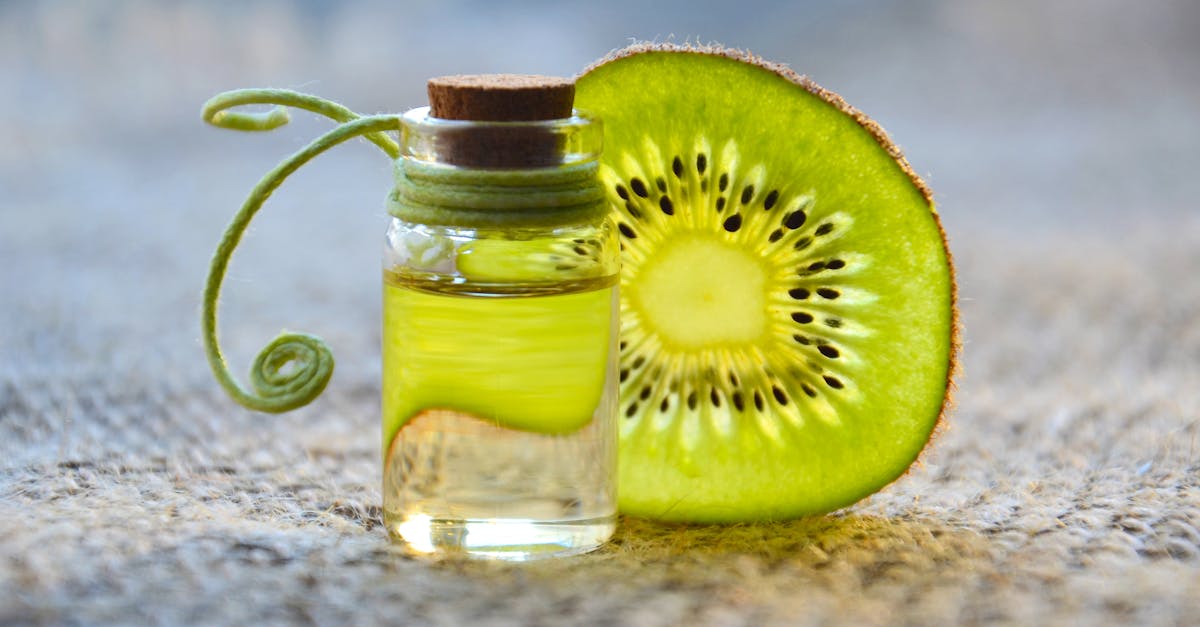 découvrez le kiwi, ce fruit exotique riche en vitamines et en antioxydants. apprenez ses bienfaits pour la santé, ses utilisations en cuisine et comment l'intégrer facilement dans votre alimentation quotidienne.