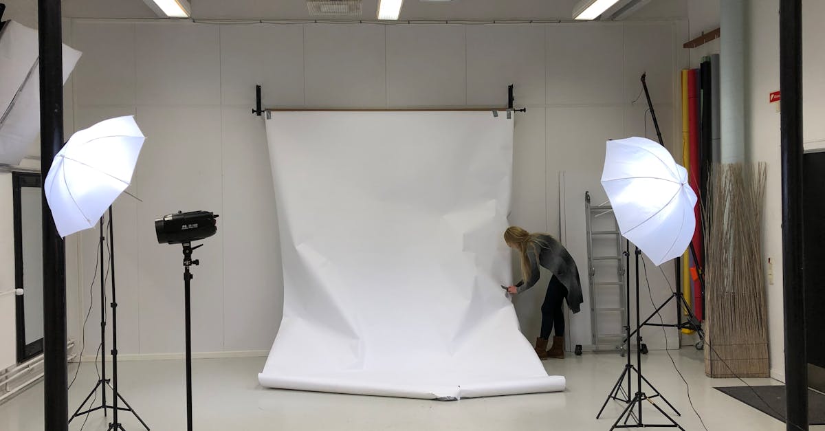 découvrez notre studio moderne, un espace créatif conçu pour inspirer les artistes et les professionnels. profitez d'équipements de pointe, d'une ambiance conviviale et d'une localisation idéale pour donner vie à vos projets.
