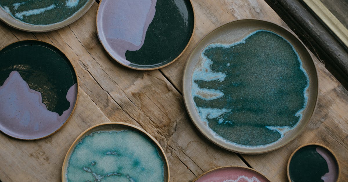 découvrez l'art du glazing : une technique de peinture qui ajoute de la profondeur et une brillance unique à vos œuvres. apprenez à maîtriser cette méthode pour transformer vos créations artistiques et donner du relief à vos compositions.