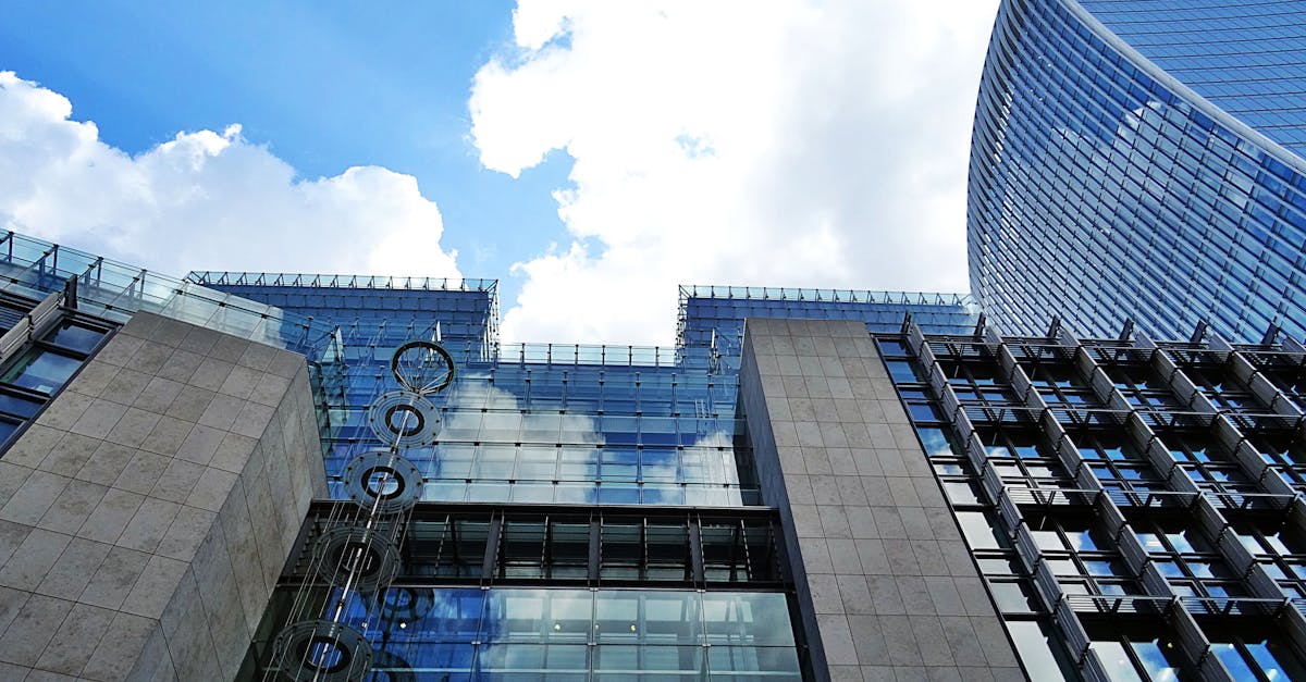 découvrez l'art du glazing, une technique de finition qui donne vie à vos créations en ajoutant profondeur et éclat. explorez nos conseils, astuces et techniques pour maîtriser le glazing et sublimer vos projets artistiques.