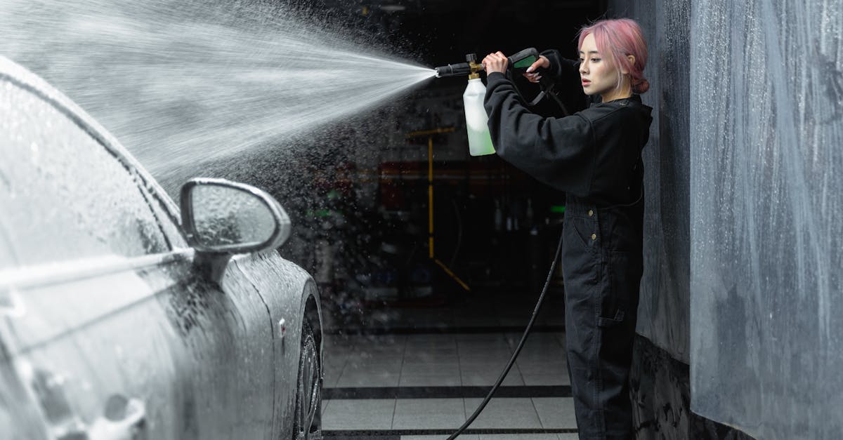 découvrez les avantages du lavage haute pression pour redonner vie à vos surfaces extérieures. que ce soit pour éliminer la saleté, la moisissure ou les taches tenaces, nos services de nettoyage professionnel sont là pour vous. obtenez un devis gratuit et faites briller votre environnement !