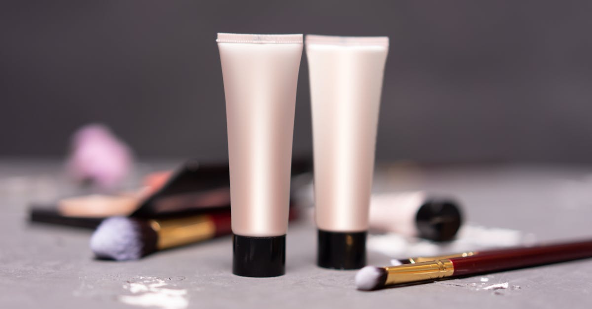 découvrez tout ce qu'il faut savoir sur le primer, un produit essentiel pour préparer votre peau avant le maquillage. apprenez à choisir le bon primer en fonction de votre type de peau et obtenez des conseils pour une application parfaite. transformez votre routine beauté avec des astuces et des techniques qui maximiseront la tenue de votre maquillage.