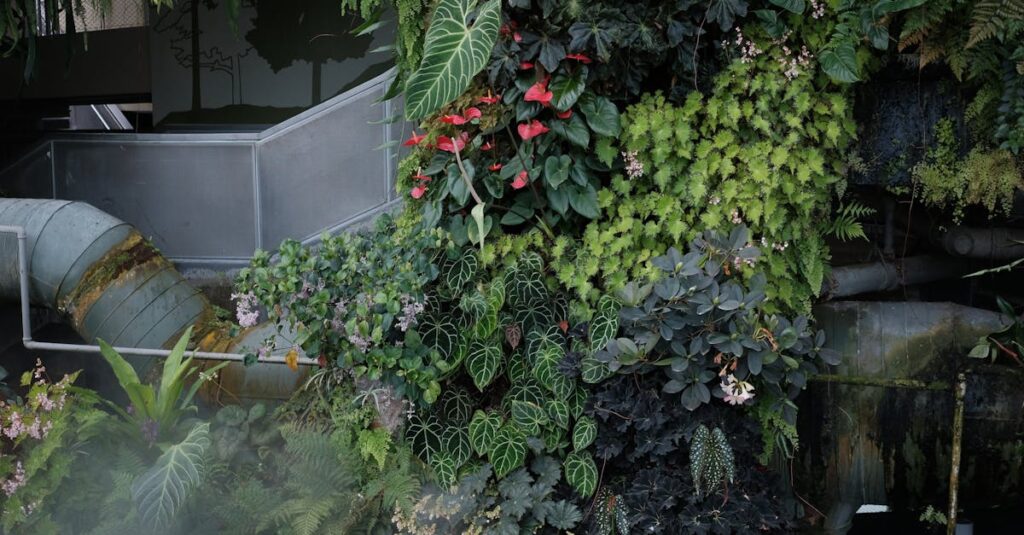 découvrez l'art du jardinage vertical avec des conseils pratiques et inspirants pour transformer vos espaces en de magnifiques oasis verdoyantes. apprenez à créer un jardin vertical chez vous, que ce soit sur un balcon, une terrasse ou un mur intérieur.