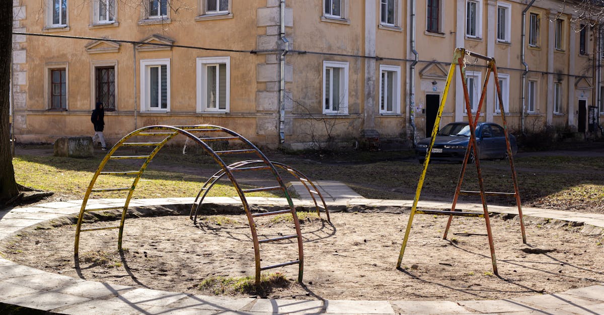 découvrez nos portillons en béton, alliant robustesse et esthétique pour sécuriser votre propriété tout en ajoutant une touche moderne à votre extérieur. idéals pour un accès pratique et élégant.