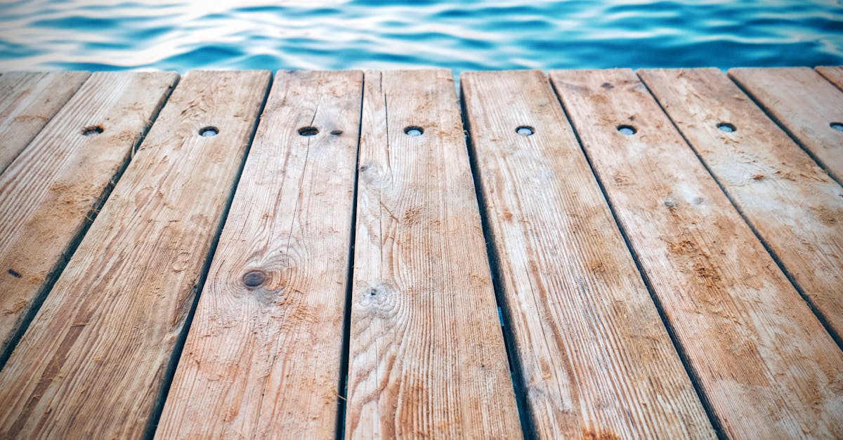 découvrez notre gamme de decking en bois et en composite, idéale pour embellir vos espaces extérieurs. résistant, durable et esthétique, nos lames de decking s'adaptent à tous vos projets d'aménagement. transformez votre terrasse en un havre de paix !