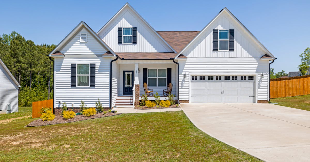 remplacez votre porte de garage pour améliorer la sécurité et l'esthétique de votre maison. découvrez nos services de remplacement de portes de garage, adaptés à tous les styles et budgets, avec une installation rapide et professionnelle.