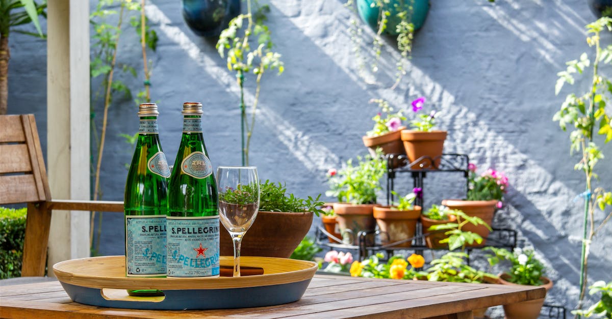 découvrez notre sélection de tonnelles de jardin, idéales pour embellir votre espace extérieur. que ce soit pour vous abriter du soleil ou pour créer un coin détente charmant, nos tonnelles allient design et fonctionnalité. parcourez nos modèles variés et trouvez celle qui fera de votre jardin un véritable havre de paix.