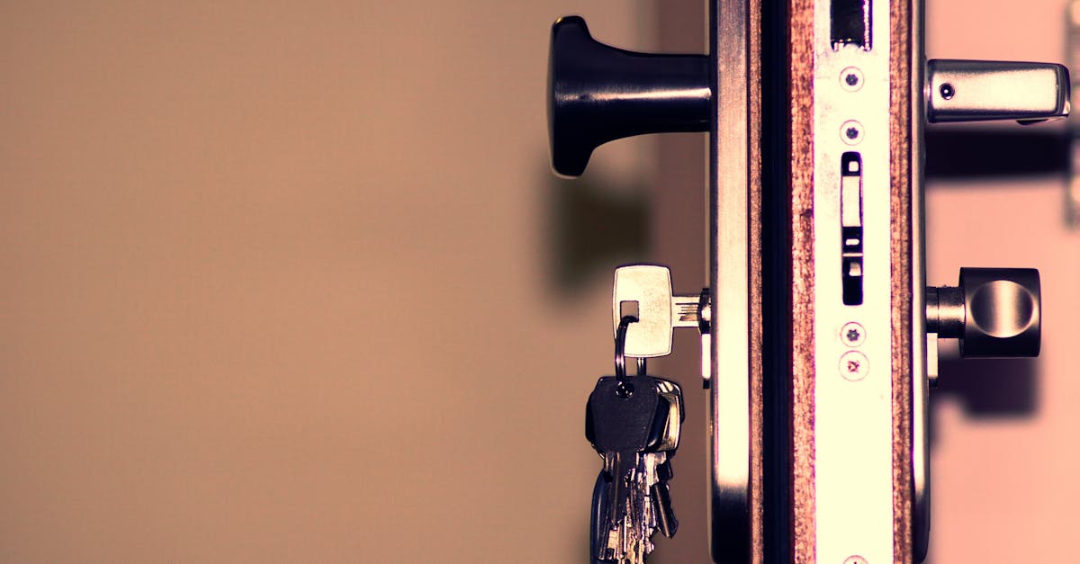 découvrez comment protéger efficacement votre domicile avec nos conseils sur la sécurité à domicile. apprenez à choisir les meilleurs systèmes d'alarme, caméras de surveillance et astuces de prévention pour garantir la sécurité de votre famille et de vos biens.