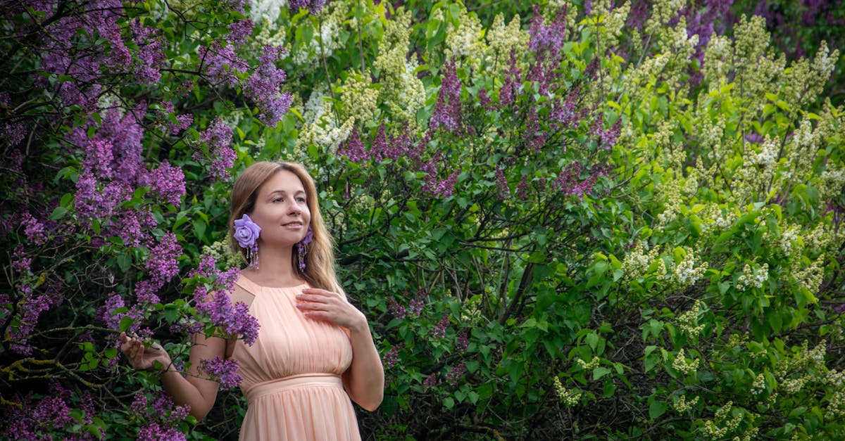 découvrez les meilleures techniques de taille de lavande pour favoriser une floraison abondante et maintenir une plante saine. apprenez quand et comment pratiquer la taille pour obtenir des résultats optimaux.
