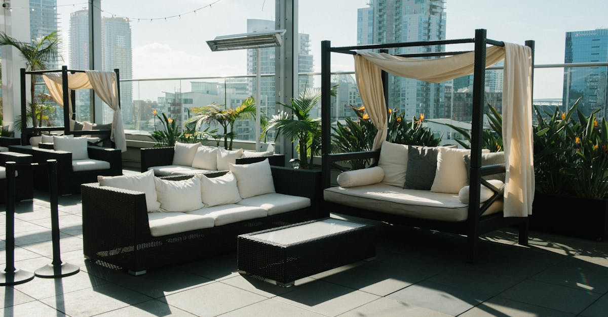 découvrez notre guide complet sur l'aménagement et la décoration de votre patio. transformez cet espace extérieur en un havre de paix avec des conseils pratiques, des idées d'aménagement et des inspirations déco.