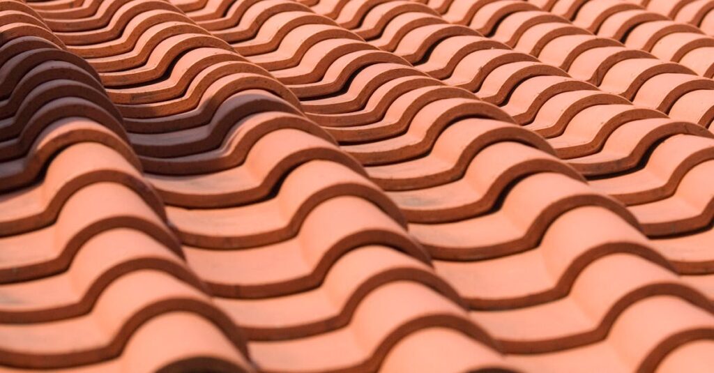 Les options variées pour l’isolation des toits découvrez comment améliorer l'efficacité énergétique de votre maison grâce à une isolation de toiture de qualité. nos solutions d'isolation garantissent un confort optimal tout en réduisant vos factures d'énergie. protégez votre habitat des variations climatiques avec des matériaux performants et durables.