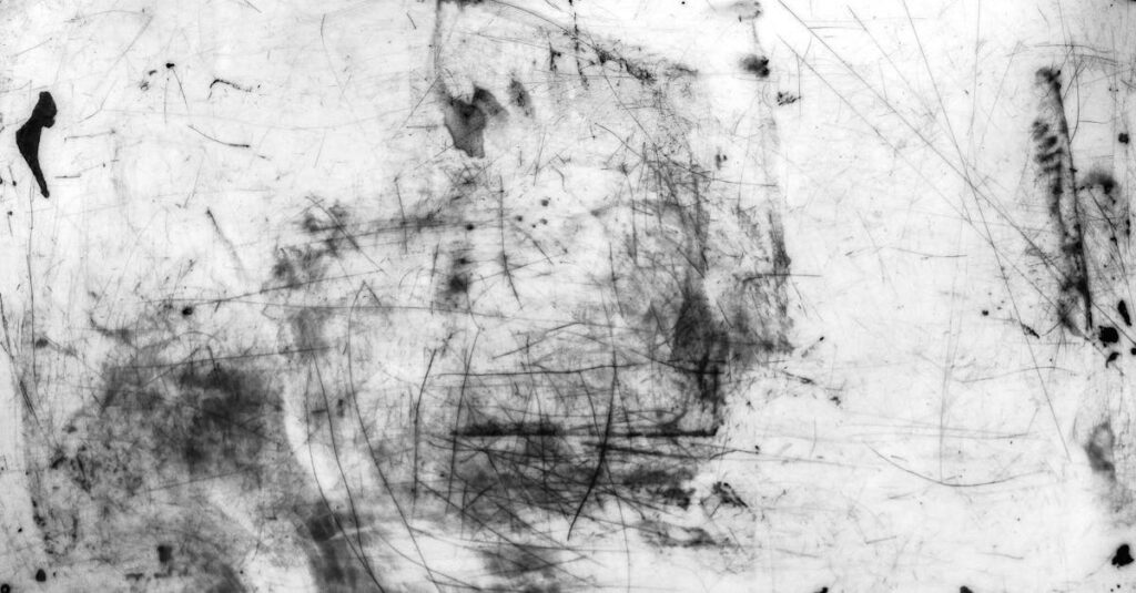 Comment éliminer les rayures de votre parquet efficacement ? découvrez comment traiter et prévenir les égratignures sur votre peau ou vos surfaces. apprenez des astuces et des conseils pour garder vos objets en parfait état et assurer une cicatrisation rapide des blessures.