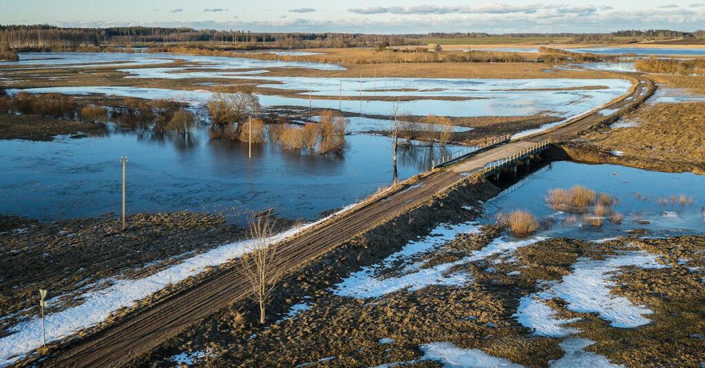 Évacuation des eaux pluviales : astuces pour prévenir les inondations découvrez l'importance du drainage des eaux pluviales pour la gestion durable des eaux. apprenez comment ces systèmes protègent notre environnement, réduisent les inondations et préservent la qualité de l'eau. informez-vous sur les meilleures pratiques et technologies à adopter.