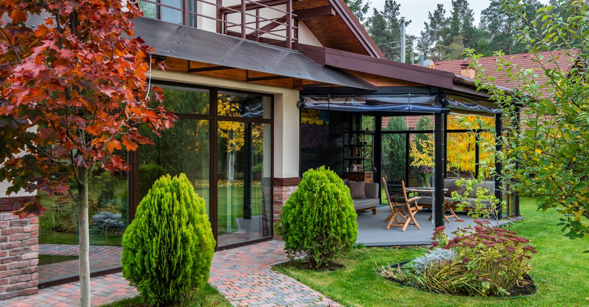découvrez notre sélection de vérandas élégantes et modernes qui transformeront votre espace de vie. profitez de la lumière naturelle tout en ajoutant une touche de style à votre maison. inspirez-vous de nos designs pour créer un endroit chaleureux et accueillant.