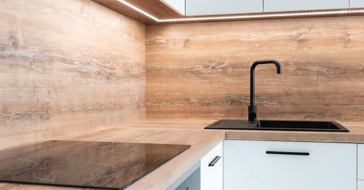 découvrez notre guide complet pour l'installation de poêles à bois, conseils pratiques, étapes à suivre et recommandations de sécurité pour profiter d'une chaleur agréable et d'une ambiance conviviale chez vous.