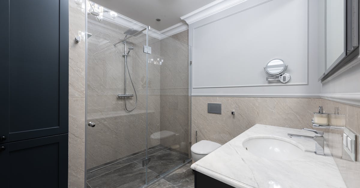 découvrez les meilleurs matériaux pour le plafond de votre salle de bain : durabilité, esthétique et résistance à l'humidité. choisissez parmi une variété d'options pour transformer votre espace tout en assurant une protection optimale.