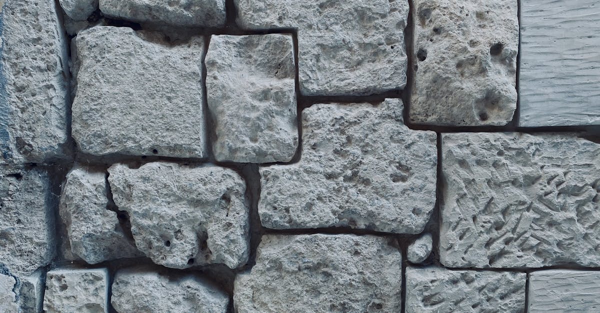 découvrez les exigences d'épaisseur des dalles en béton pour garantir solidité et durabilité dans vos projets de construction. informez-vous sur les normes et pratiques recommandées pour un béton de qualité.