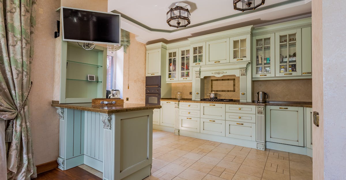 découvrez notre large sélection de moldings décoratifs pour sublimer vos espaces. que ce soit pour apporter une touche d'élégance à vos murs, souligner vos fenêtres ou embellir vos plafonds, nos moulures allient style et qualité. transformez votre intérieur avec des designs uniques et raffinés.