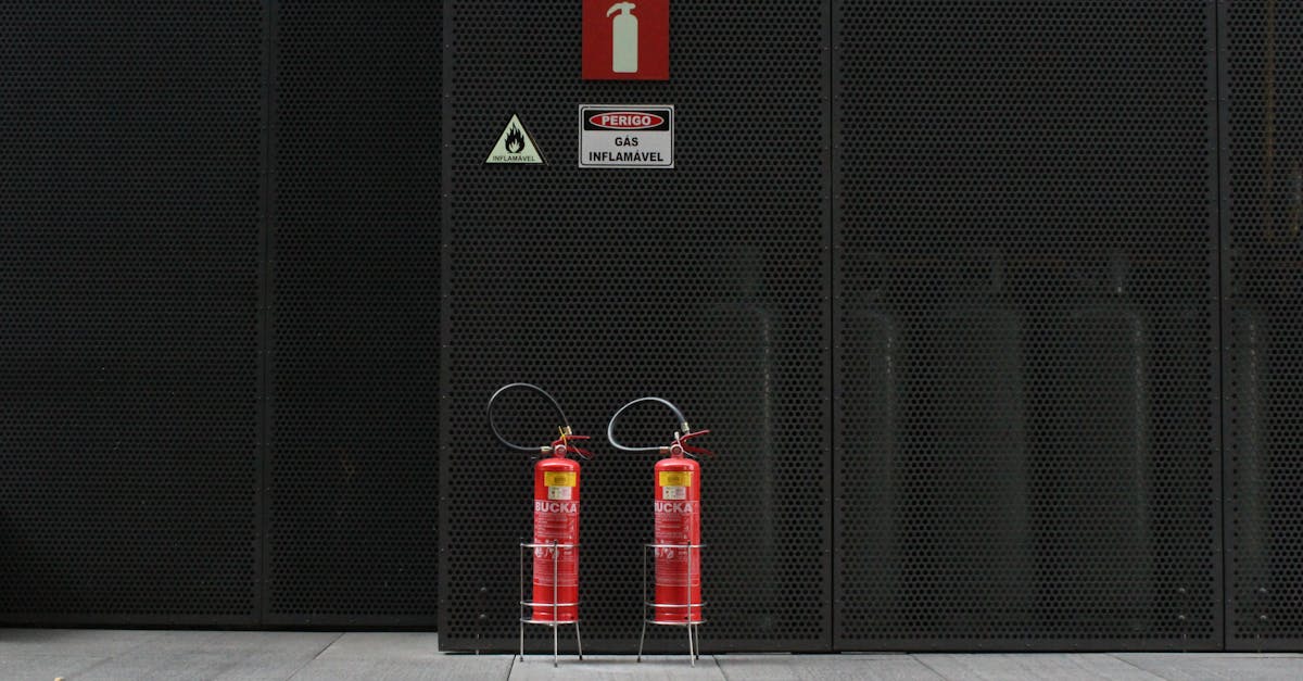 découvrez les meilleures pratiques en matière de sécurité incendie pour protéger votre maison et vos proches. informez-vous sur les équipements essentiels, les procédures d'évacuation et les conseils de prévention des incendies.