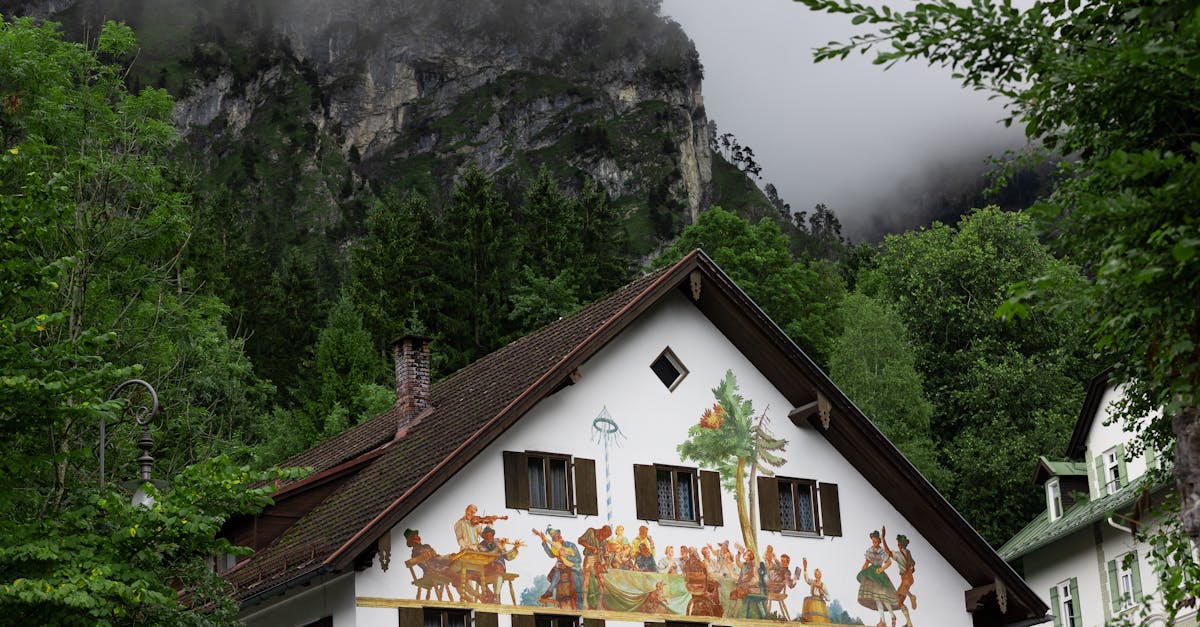 découvrez tout sur le toit à pignon : avantages, matériaux, styles et conseils d'installation. optimisez l'esthétique et la fonctionnalité de votre maison avec un toit à pignon, symbole de tradition et de durabilité.