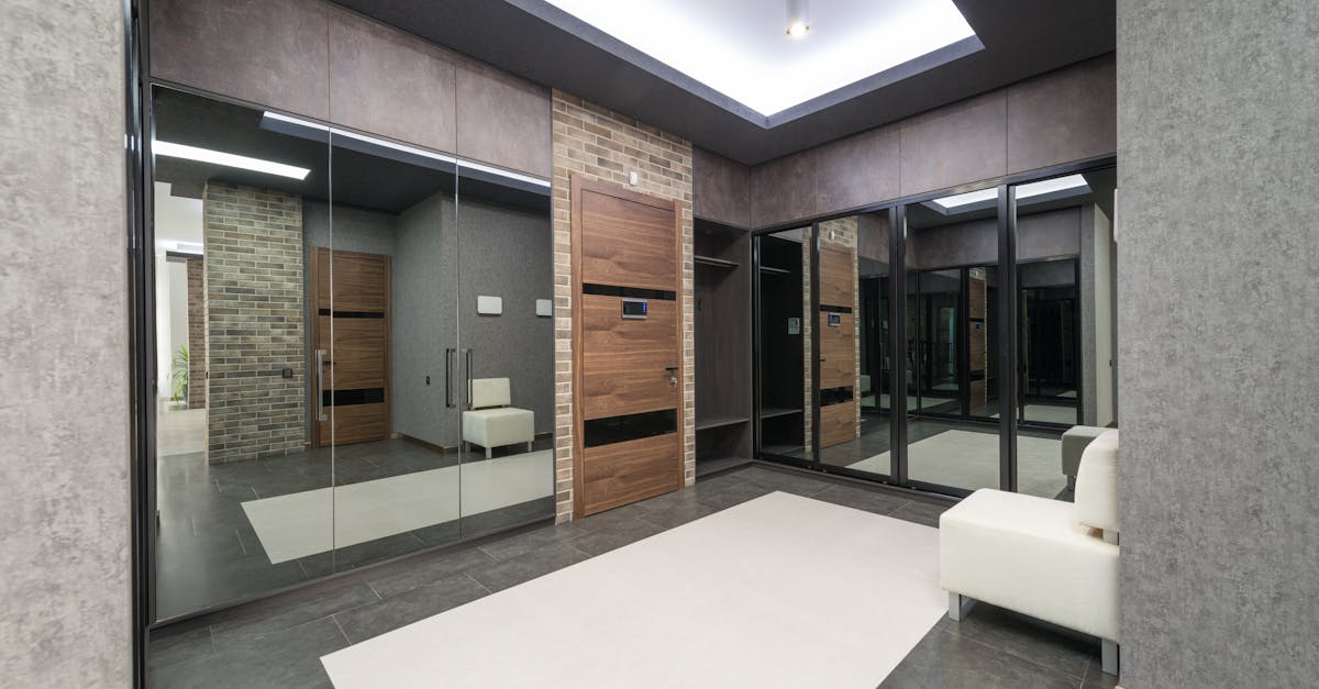 découvrez notre sélection de portes d'entrée en verre, alliant élégance et modernité. ces portes offrent une luminosité naturelle à votre foyer tout en garantissant sécurité et esthétique. transformez votre entrée avec nos designs uniques et personnalisables.