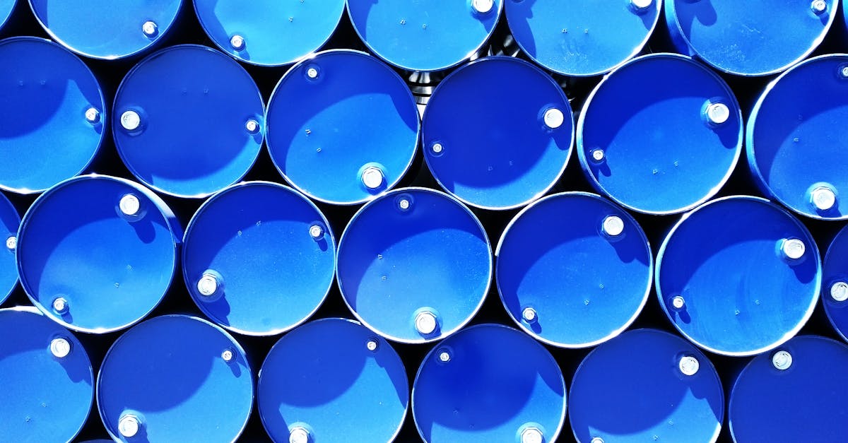 découvrez l'élégance intemporelle du bleu pétrole, une couleur riche et profonde qui apportera une touche de sophistication à votre intérieur ou à votre garde-robe. explorez nos conseils de décoration et de mode pour intégrer cette teinte tendance dans votre style.