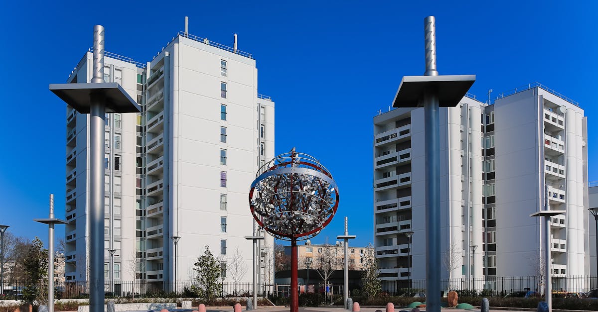 découvrez notre service professionnel d'installation de volets roulants. améliorez la sécurité, l'isolation et le confort de votre maison grâce à nos solutions sur mesure. équipe expérimentée et garantie de qualité. contactez-nous dès aujourd'hui !