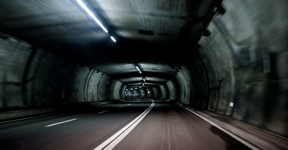 découvrez des solutions d'éclairage de sécurité adaptées à tous vos besoins, garantissant protection et visibilité optimale dans les espaces intérieurs et extérieurs. assurez la sécurité de vos lieux avec des éclairages fiables et innovants.