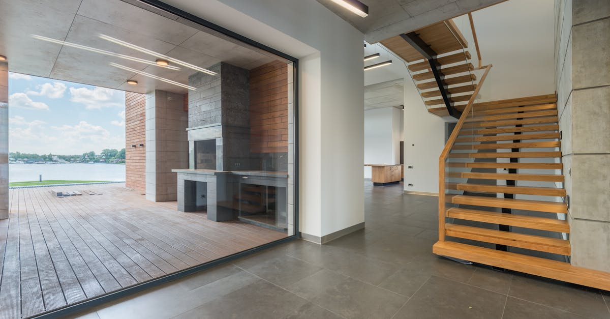 découvrez nos vérandas élégantes et modernes, conçues pour transformer votre espace extérieur en un oasis de confort. profitez de la lumière naturelle tout en étant protégé des intempéries. idéales pour créer un coin détente, une salle à manger ou un bureau, nos vérandas s'adaptent à tous vos besoins.