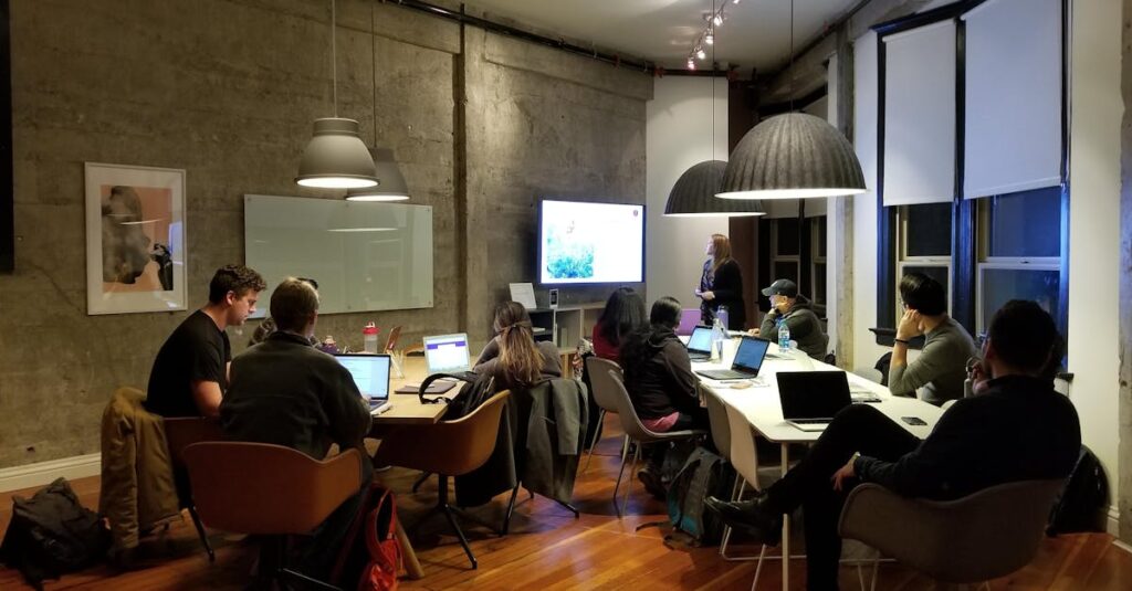 découvrez l'importance d'un espace collaboratif pour stimuler l'innovation et la créativité au sein de votre équipe. améliorez la communication et favorisez l'engagement avec un sol collaboratif conçu pour encourager les échanges d'idées.